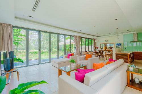 Χώρος καθιστικού στο Sunny Beach Villa