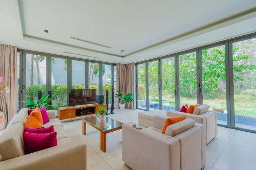 Χώρος καθιστικού στο Sunny Beach Villa