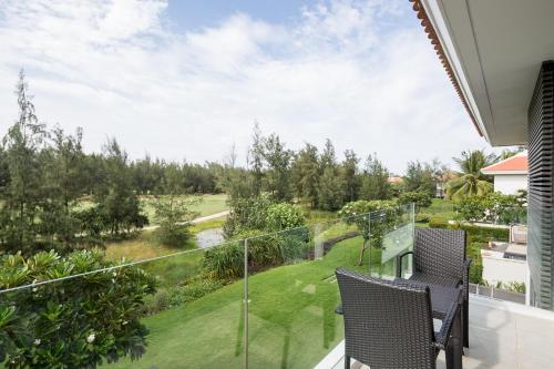 Κήπος έξω από το Sunny Beach Villa