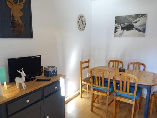 Photo de la galerie de l'établissement Appartement familial à Arêches-Beaufort - 6 pers, 3 chambres, terrasse, piscine, proche ski et village - FR-1-342-166, à Arêches