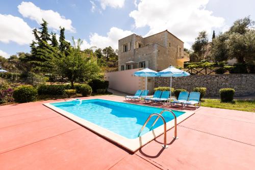 Maroulas Villa Estate