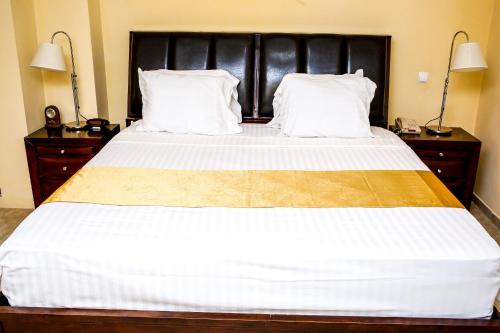  Brisotel - Beira Mar -  Chambre  photo :   Tea/Coffee maker    Minibar    Bath                           