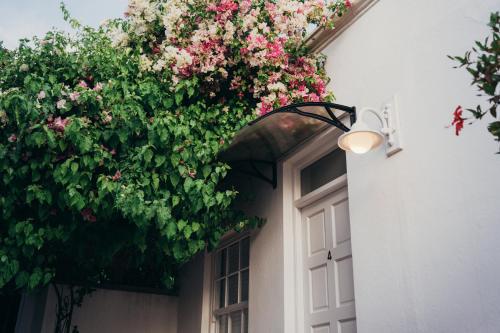 Gambar di galeri bagi Les Chambres Guest House di Franschhoek