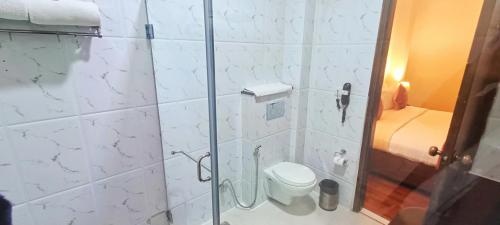 Ένα μπάνιο στο Hotel Dewa Retreat- A Himalayan Boutique Hotel