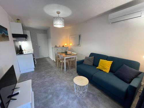 Studio tout confort Climatisé avec Wifi à 2mn à pied de la plage