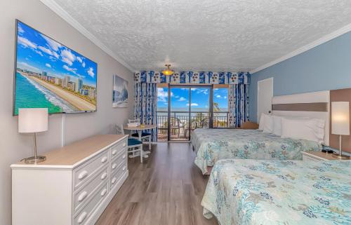 Ocean Reef Resort - Direct Oceanfront Studio - Nicely Updated! Perfect for 2-4 guests! Unit 303 photo 3
