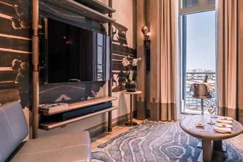 Ruang duduk di Iniala Harbour House