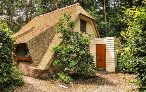 Awesome Home In Rekem-lanaken With Wifi And 2 Bedrooms