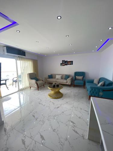 Blue Whale Hurghada Beach Front Apartments City Centre