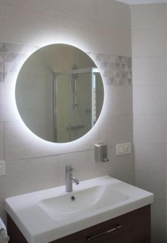 Mercedes Torremolinos Central 2 Bedroom, Sea Views