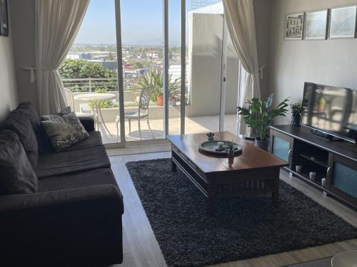 Ruang duduk di 104 Horizon Bay Bloubergstrand
