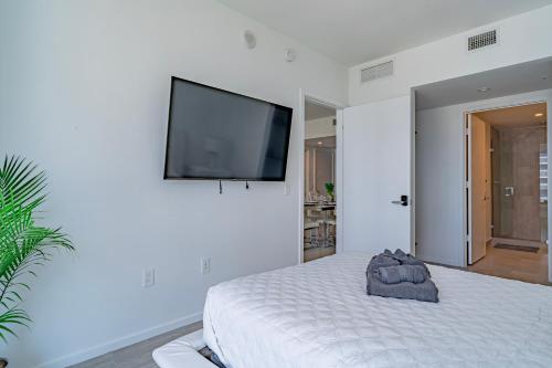 Luxurious 2-Bed Apartment with Breathtaking Bay views!! photo 15