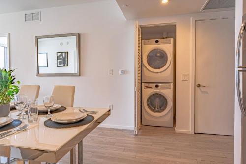 Luxurious 2-Bed Apartment with Breathtaking Bay views!! photo 18