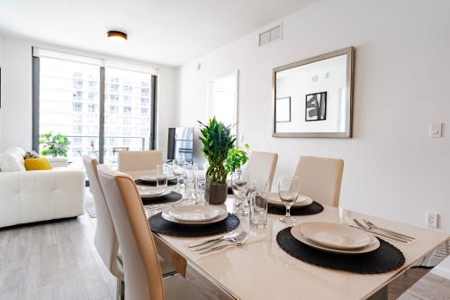 Luxurious 2-Bed Apartment with Breathtaking Bay views!! photo 23