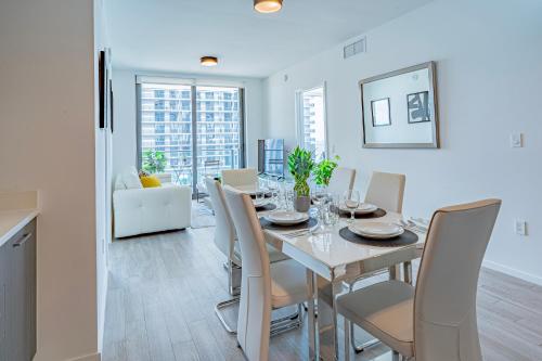 Luxurious 2-Bed Apartment with Breathtaking Bay views!! photo 20