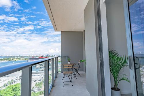 Luxurious 2-Bed Apartment with Breathtaking Bay views!! photo 26