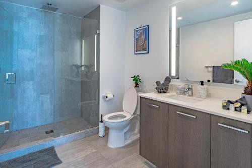 Luxurious 2-Bed Apartment with Breathtaking Bay views!! photo 35