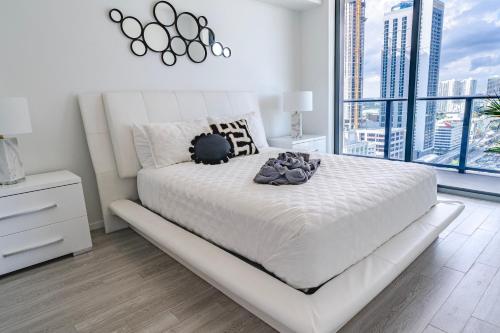 Luxurious 2-Bed Apartment with Breathtaking Bay views!! photo 33