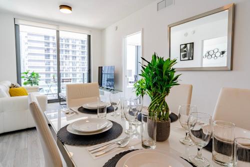 Luxurious 2-Bed Apartment with Breathtaking Bay views!! photo 31