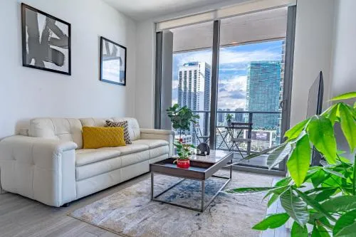 Luxurious 2-Bed Apartment with Breathtaking Bay views!! photo 1