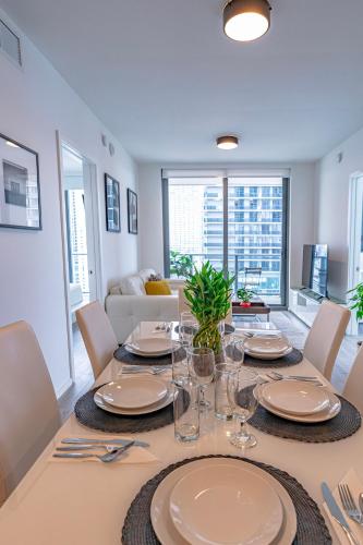Luxurious 2-Bed Apartment with Breathtaking Bay views!! photo 38