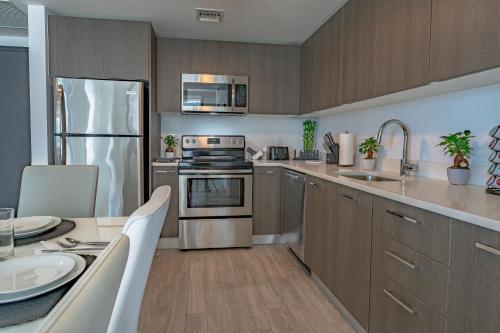 Luxurious 2-Bed Apartment with Breathtaking Bay views!! photo 43
