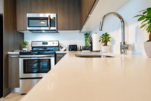 Luxurious 2-Bed Apartment with Breathtaking Bay views!! photo 46