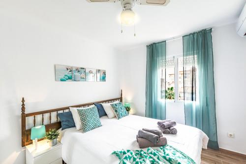 Postel nebo postele na pokoji v ubytování Andaluz Apartments - Laguna Beach