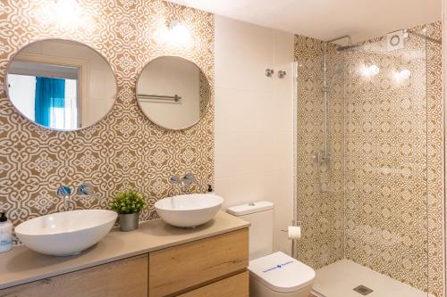 Koupelna v ubytování Andaluz Apartments - Laguna Beach