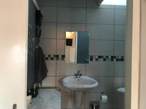 Bilik mandi di Aluve Guesthouse