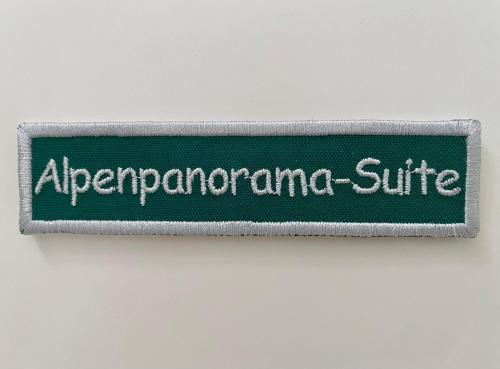 a green and white sign with the wordapharma suffix at ALPEN-PANORAMA SUITE - Einzigartige Privatsuite hoch über München, 12tes OG, Alpenblick, Loggia, Whirlpool, 15 Minuten zum Zentrum, Ruhe und Erholung in der Stadt München für privat und geschäftlich Reisende in Munich