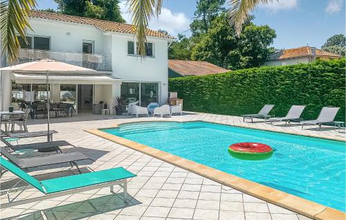 Amazing Home In Lge-cap-ferret With 5 Bedrooms, Wifi And Private Swimming Pool