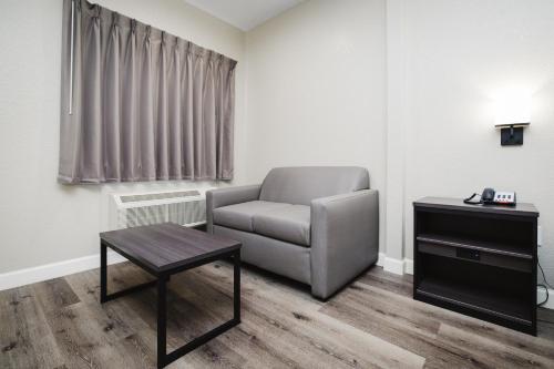 Winchester Inn and Suites Humble/IAH/North Houston Image