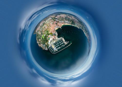 an image of the earth in the water at Gold Coast Photography Inn Cascais in Estoril
