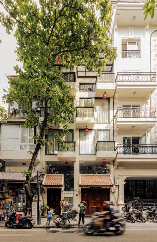 Gallery image of The Lotus Aman Hotel in Hanoi