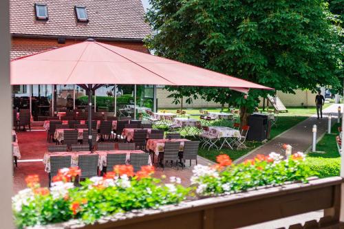 Κήπος έξω από το Hotel Wolfringmühle