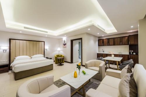 Katil atau katil-katil dalam bilik di Best Western Plus Al Qurayyat City Center