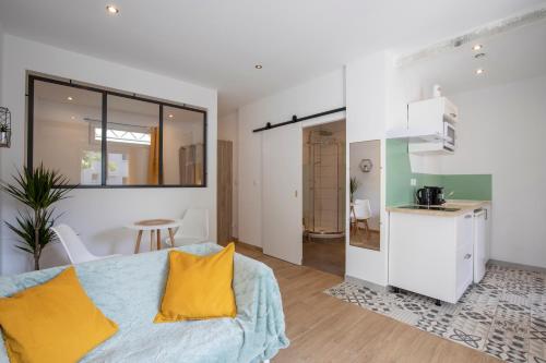 Photo de la galerie de l'établissement Villa de 200 m2 avec piscine proche du centre-ville, à Avignon