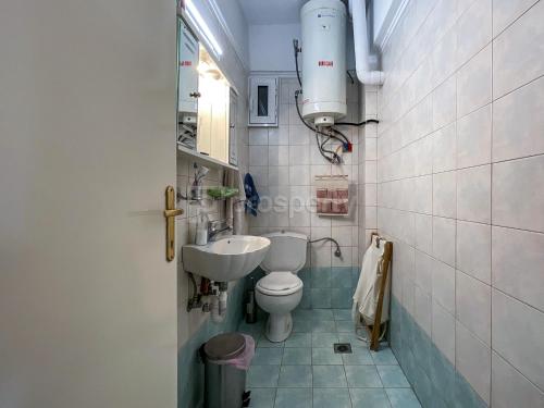 A bathroom at Private Paradise in Nikiti