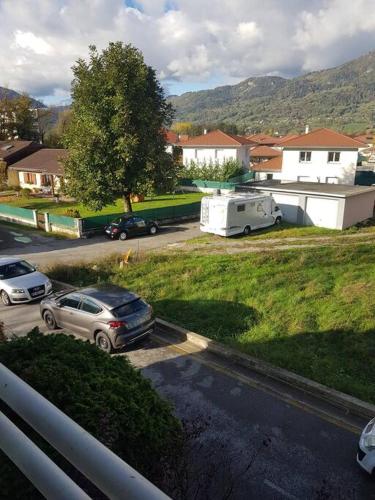 Zdjęcie z galerii obiektu superbe appartement en résidence prive avec un parking prive w mieście Scionzier