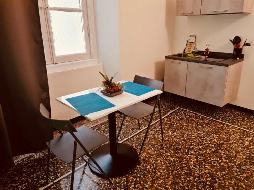 Una cocina o cocineta en Galleria San Giorgio