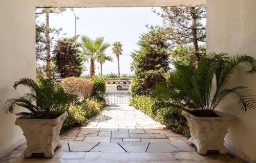 Athens Riviera apt with seaview, 15' to Acropolis