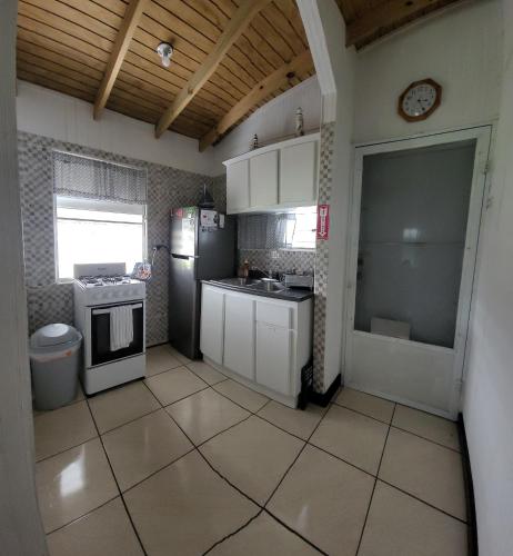 Kuchyň nebo kuchyňský kout v ubytování Casita Playera Aguadeña