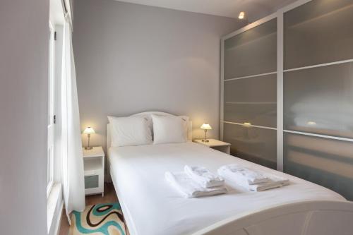 FLH Cascais Homey Apartment with Balcony