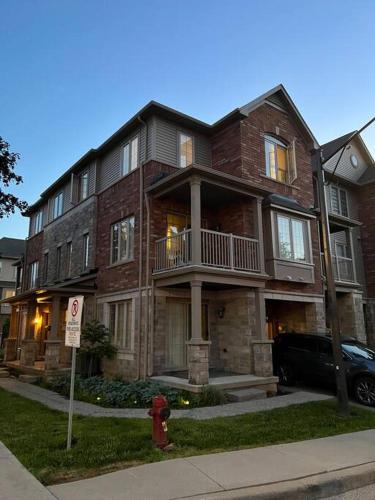 3-Bedroom Townhouse in Waterdown
