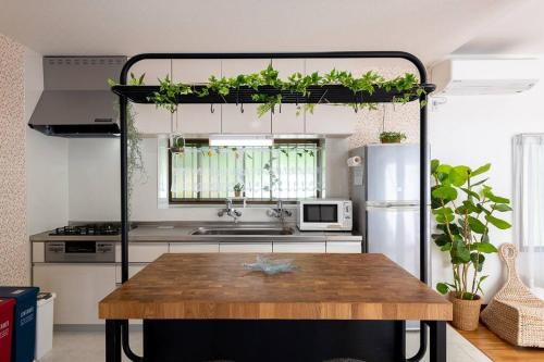 Dapur atau dapur kecil di ペットと泊まれる4LDK貸別荘 BBQ可 満点の星空に囲まれた御用邸付近の非日常空間 駐車場3台 s01