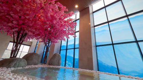 Kolam renang di atau dekat dengan The Yanné, Onsen Hotel