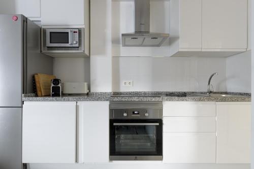 Caleta Homes - Apartamentos Pompidou