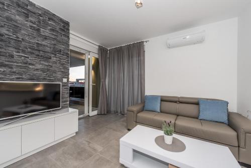 Villa Magnifica apartments with pool