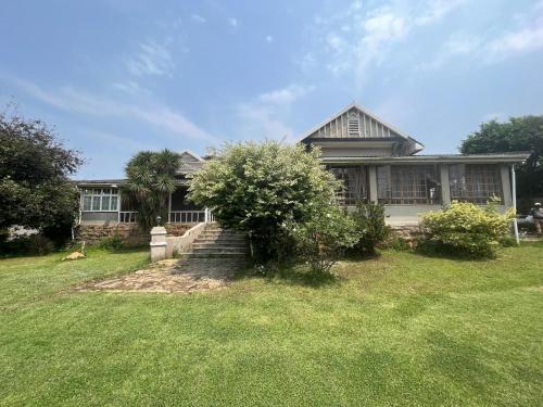 Κήπος έξω από το Lindela House